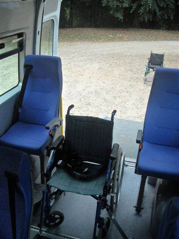 Société de transport de personnes à mobilité réduite Versailles Paris